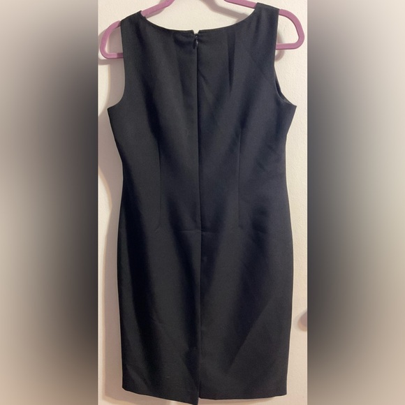 Women’s 8P Evan-picone Black Dress. - Picture 2 of 3